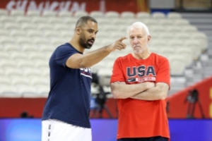 火箭媒体人：乌度卡依然具备冠军级教练水准 但要像波波一样变通